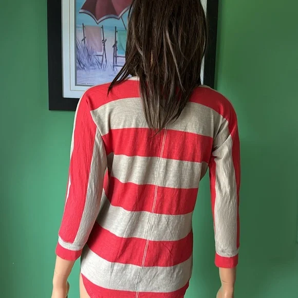 ❤️❤️NWOT Old Navy Pullover Top❤️❤️ - Picture 2 of 8
